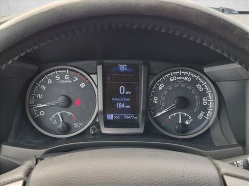 Used 2018 Toyota Tacoma TRD Sport RWD image 10