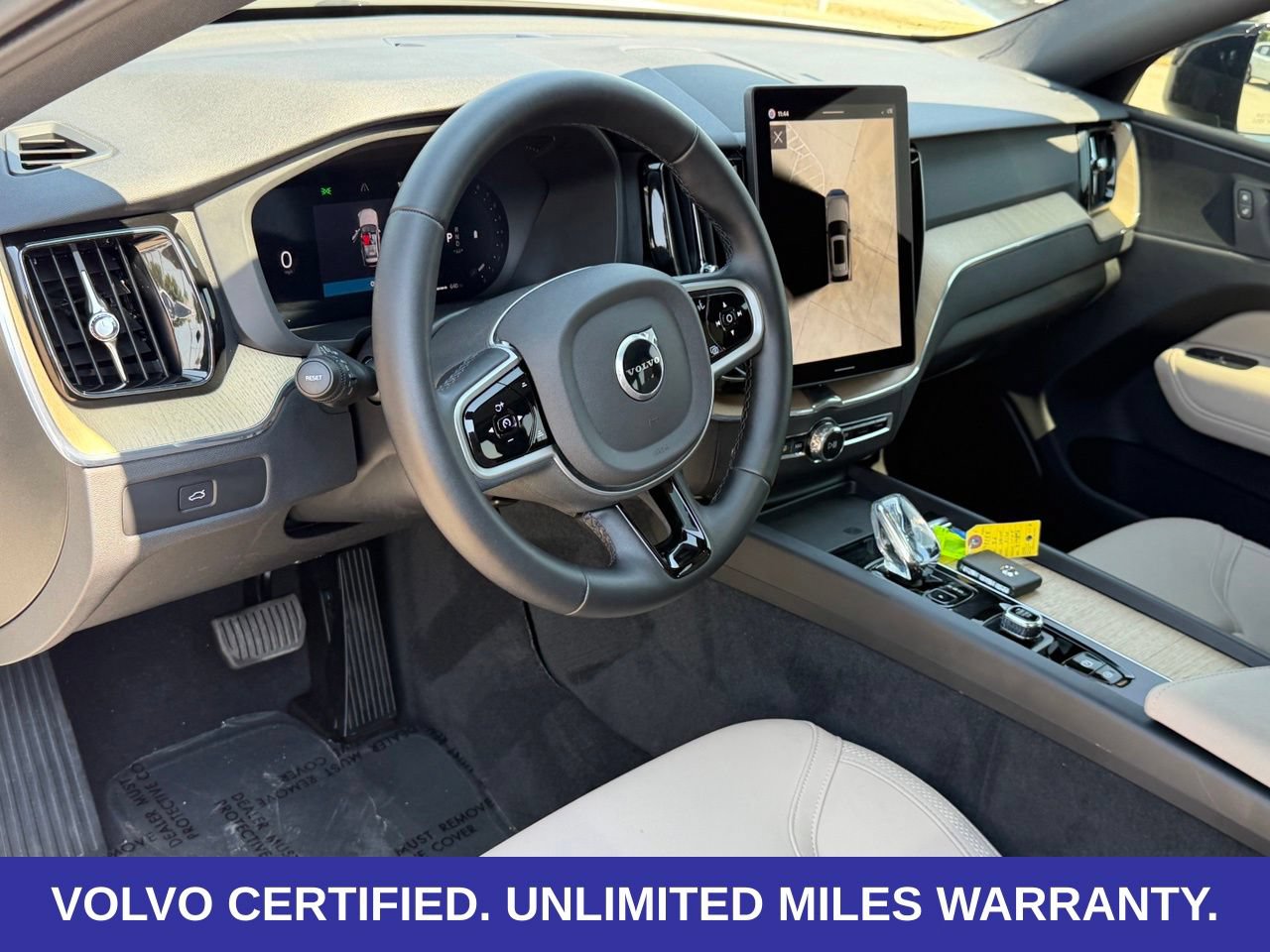 Certified 2026 Volvo XC60 B5 Plus AWD/4WD image 14