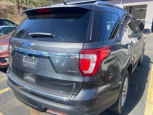 Used 2018 Ford Explorer XLT w/ Equipment Group 201A image 3