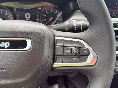 New 2026 Jeep Compass Latitude AWD/4WD image 22