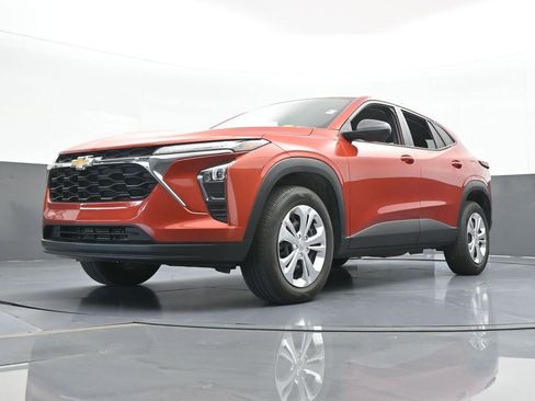 Used 2024 Chevrolet Trax LS image 50