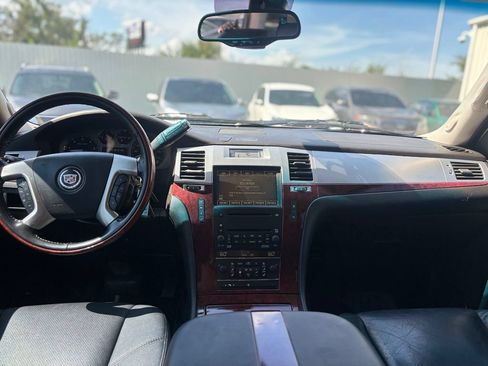 Used 2007 Cadillac Escalade AWD w/ Information Package image 25