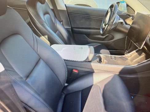 Used 2018 Tesla Model 3 Long Range image 17