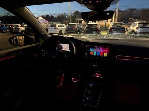 Used 2024 Volkswagen Golf R image 48