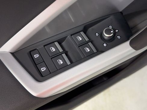 New 2025 Audi Q3 2.0T Premium image 13