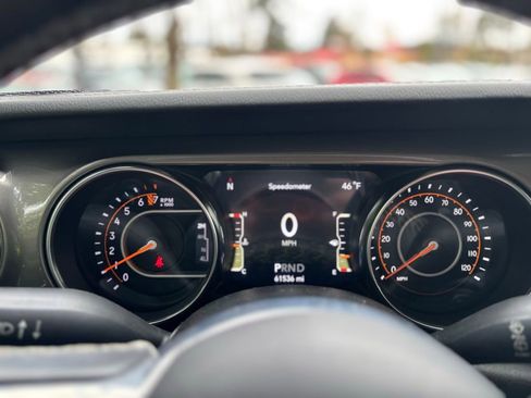 Used 2021 Jeep Wrangler Unlimited Sahara w/ Uconnect 4C Nav & Sound Group image 13