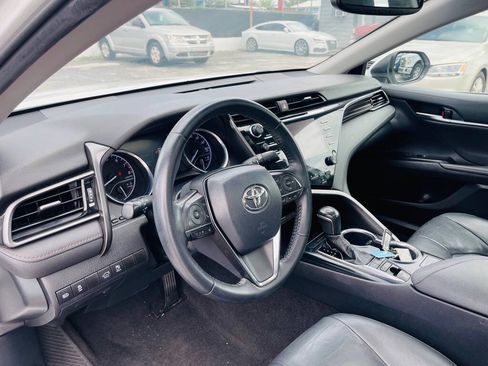 Used 2019 Toyota Camry XLE FWD image 11