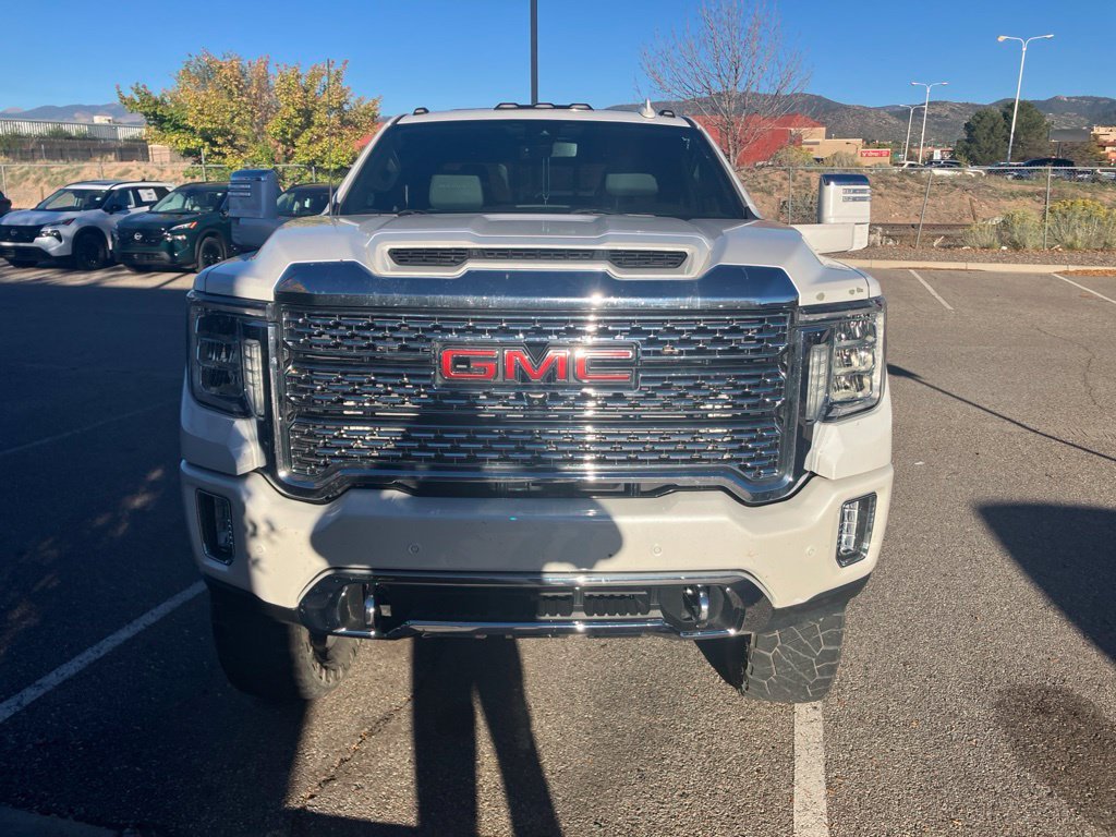 Used 2022 GMC Sierra 3500 Denali AWD/4WD image 2
