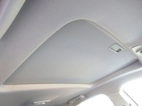 Certified 2017 Chevrolet Equinox Premier w/ Enhanced Convenience Package FWD image 19