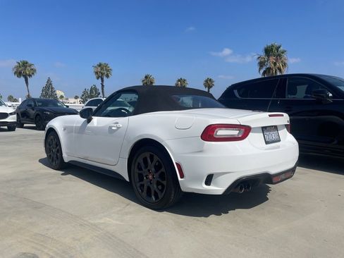 Used 2017 FIAT 124 Spider Abarth RWD image 4
