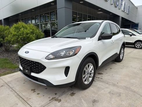 Certified 2022 Ford Escape SE w/ Cold Weather Package AWD/4WD image 5