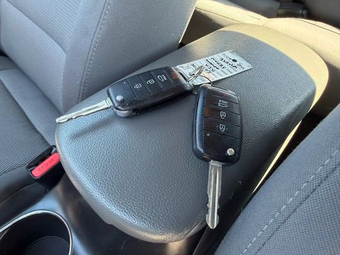 Used 2018 Kia Forte LX FWD image 26