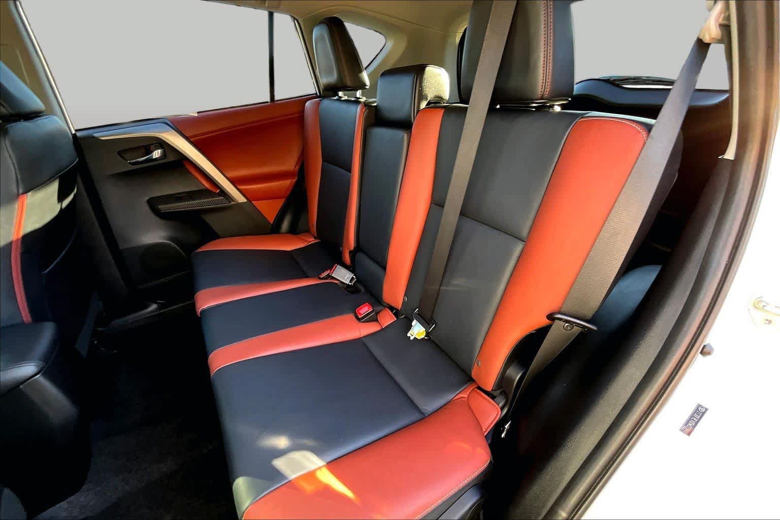 Used 2013 Toyota RAV4 Limited AWD/4WD image 18