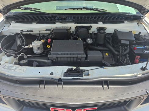 Used 2004 GMC Safari Passenger RWD image 33