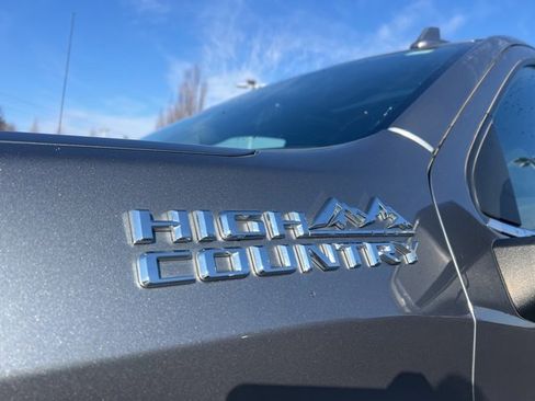 Used 2020 Chevrolet Silverado 1500 High Country w/ Technology Package image 17