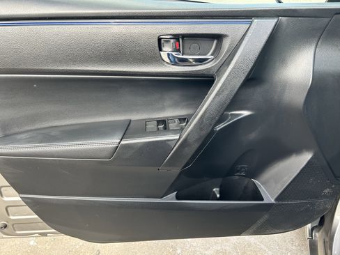Used 2019 Toyota Corolla SE image 17