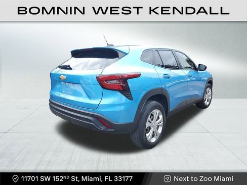 Used 2025 Chevrolet Trax LS image 5