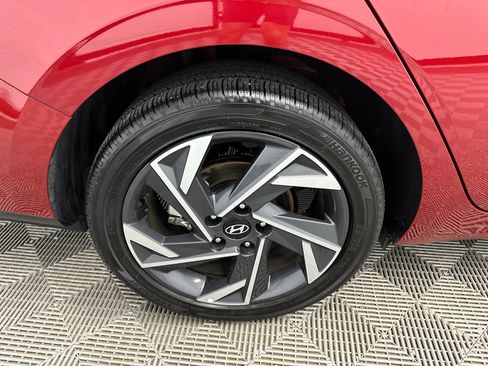 Used 2025 Hyundai Elantra SEL w/ Cargo Package FWD image 17