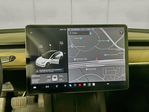 Used 2021 Tesla Model 3 Standard Range Plus RWD image 19