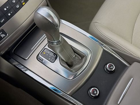 Used 2015 INFINITI Q40 w/ Navigation Package image 21