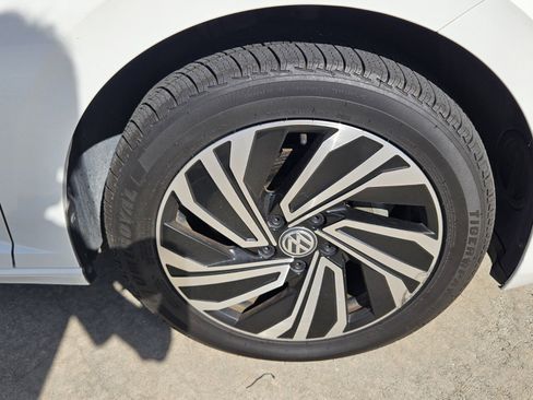 Used 2021 Volkswagen Jetta SEL Premium image 12