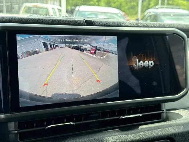 Used 2025 Jeep Wrangler Unlimited Sport AWD/4WD image 34