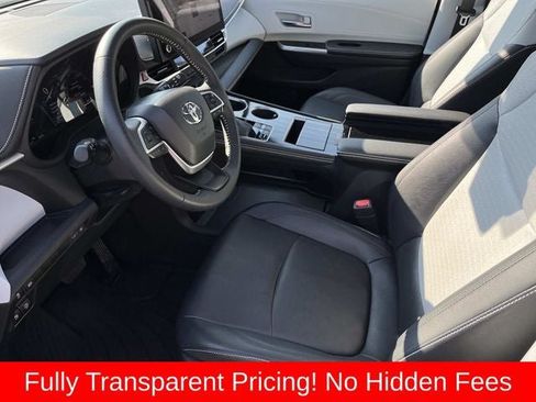 Used 2025 Toyota Sienna XSE AWD/4WD image 26