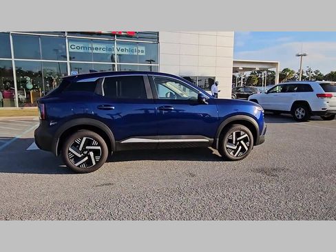 Used 2025 Nissan Kicks SV image 33