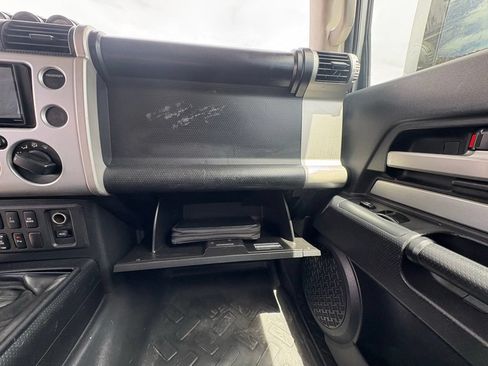 Used 2007 Toyota FJ Cruiser 4WD image 28