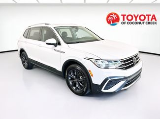 Used 2022 Volkswagen Tiguan SE w/ Panoramic Sunroof Package FWD video 1