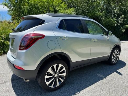 Used 2022 Buick Encore Preferred w/ Safety Package AWD/4WD image 5