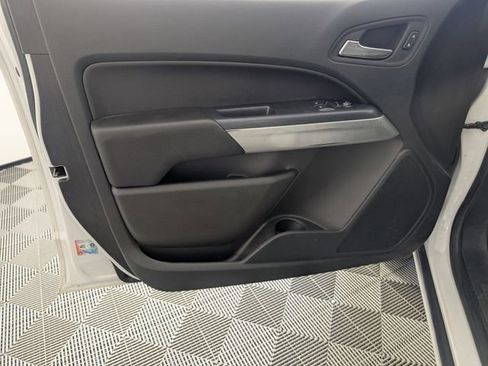 Used 2022 Chevrolet Colorado LT w/ Fleet Safety Package RWD image 10