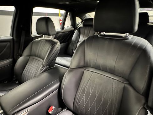 Used 2022 Lexus LS 500h AWD w/ Luxury Package image 25