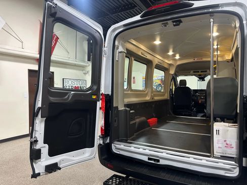Used 2020 Ford Transit 150 Medium Roof image 21