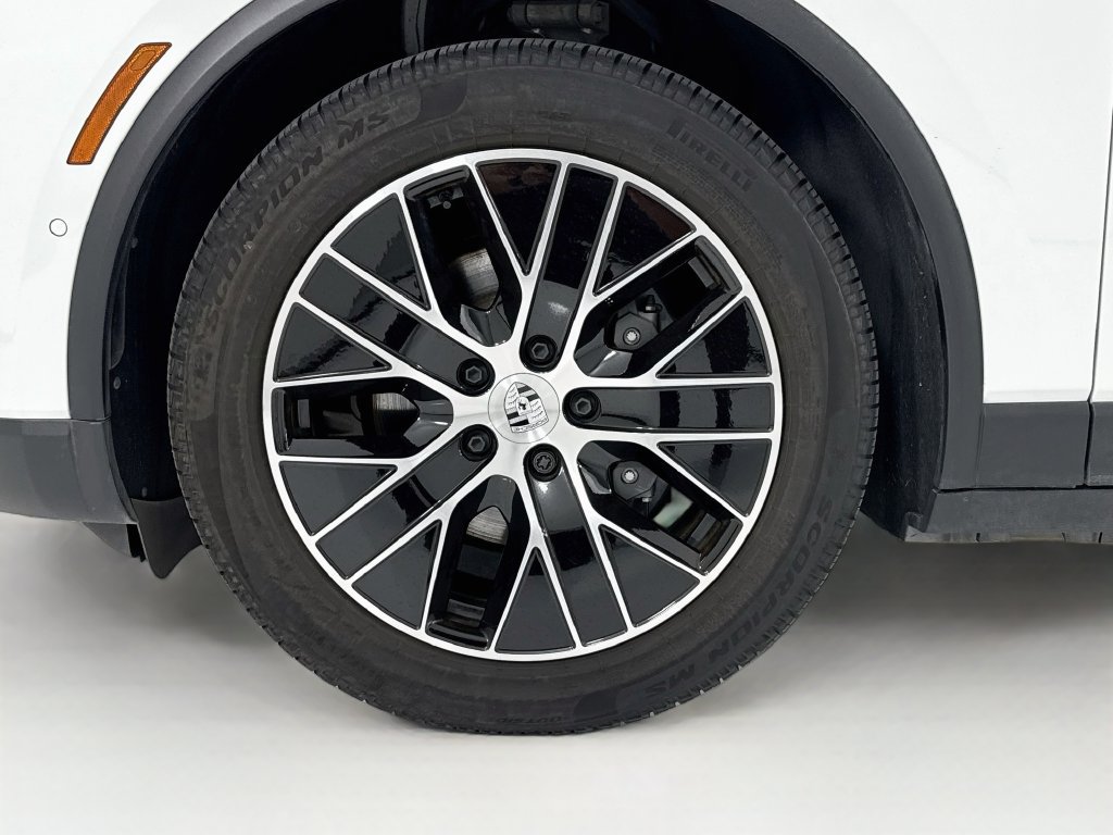 Certified 2025 Porsche Macan Electric RWD image 32