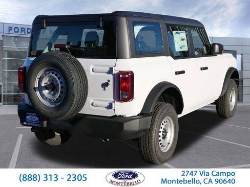 New 2025 Ford Bronco 4-Door image 4