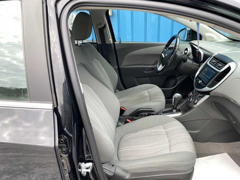 Used 2017 Chevrolet Sonic LT w/ Convenience Package image 26