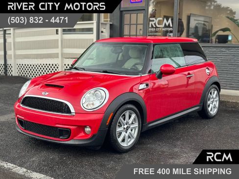 Used 2013 MINI Cooper S w/ Mini Connected Pkg image 1