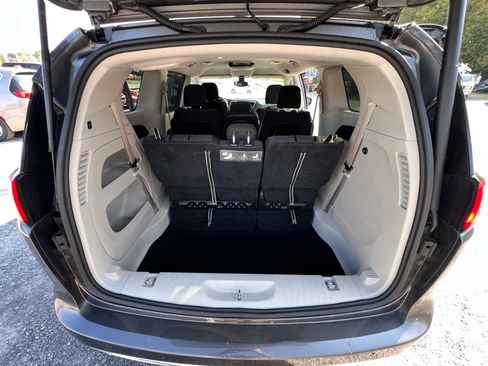 Used 2017 Chrysler Pacifica Touring Plus w/ Tire & Wheel Group image 26