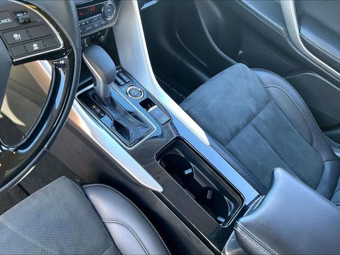 Used 2024 Mitsubishi Eclipse Cross SE image 16