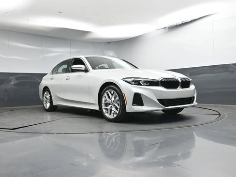 Used 2025 BMW 330i xDrive Sedan w/ Convenience Package image 30