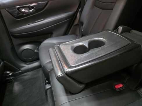 Used 2018 Nissan Rogue SL w/ Premium Package AWD/4WD image 29