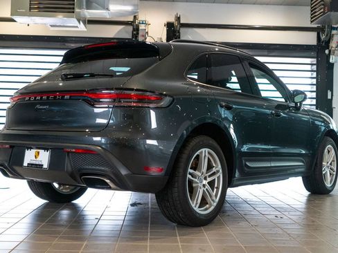 Certified 2025 Porsche Macan AWD/4WD image 9