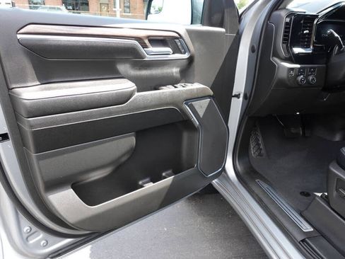 Used 2023 Chevrolet Silverado 1500 LT AWD/4WD image 16