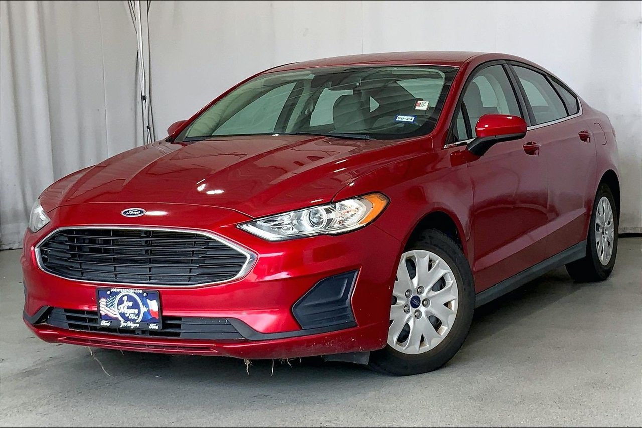 Used 2020 Ford Fusion S FWD image 2