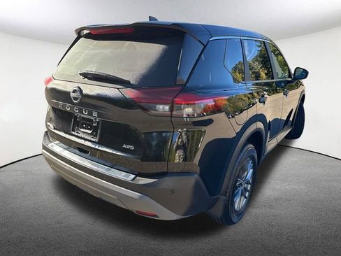 Used 2023 Nissan Rogue S image 13