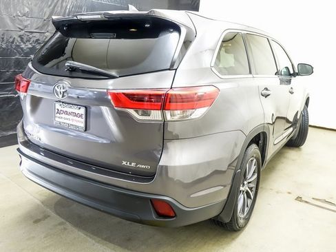 Used 2019 Toyota Highlander XLE image 7