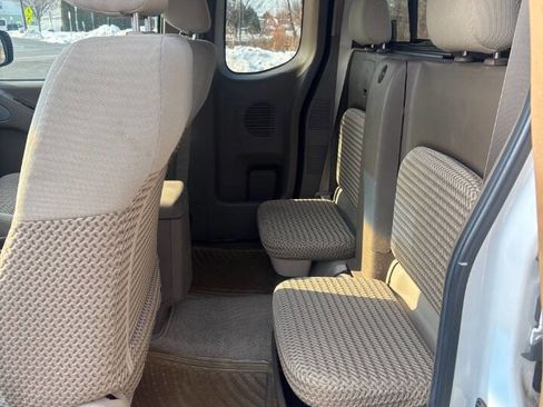 Used 2007 Nissan Frontier SE w/ SE Value Truck Pkg image 12