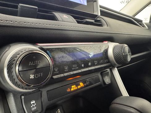 Used 2024 Toyota RAV4 XLE w/ Convenience Package FWD image 24