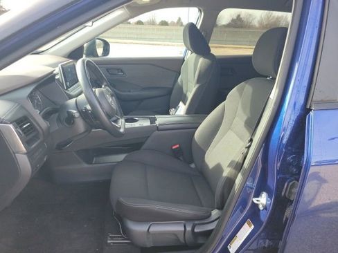 Used 2023 Nissan Rogue S image 14